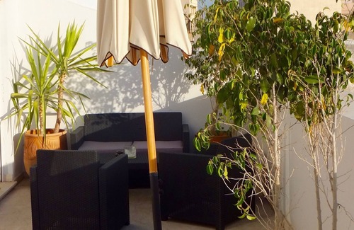LA GIRONDE Apartment | Charming Apartment Retreat with Large Terrace for Your Stay