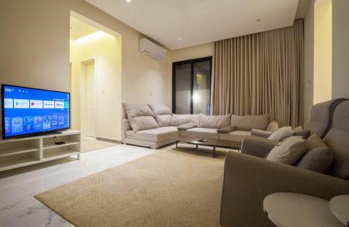 Al Sulimania Apartment | Elegant Apartment in Al-Olaya with Hot Tub & 9.4/10 Rating