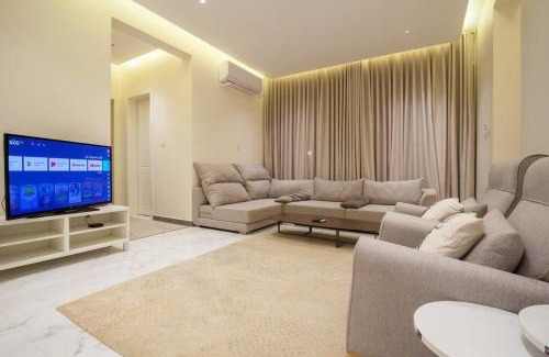 Al Sulimania Apartment | Elegant Apartment in Al-Olaya with Hot Tub & 9.4/10 Rating