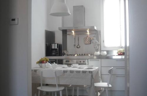 Castello Apartment | Modern Flat in Historic Centre with Pool and Ocean Views