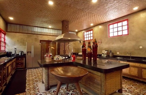Caraiva Villa | Rustic Villa Retreat in Caraíva with Spa & Breakfast