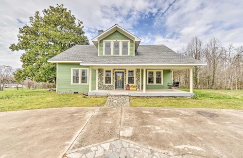 Lincolnton House | Idyllic Retreat Just 18 Mi from Lake Norman - Top Rated!