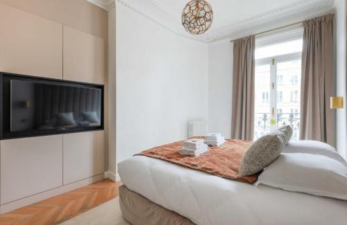 Ternes Apartment | Comfortable Apartment with Air Conditioning near ArcTriomphe