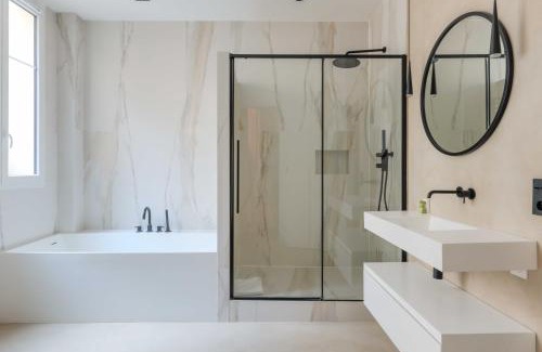 Ternes Apartment | Comfortable Apartment with Air Conditioning near ArcTriomphe