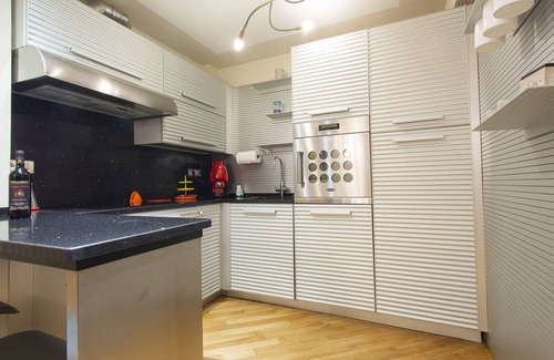 Pistoia House | Elegant Apartment with Beautiful Views Near Main Square