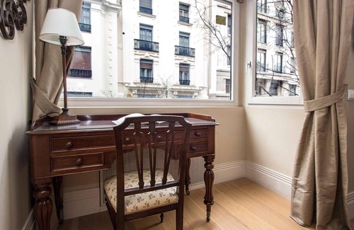 Milla de Oro Apartment | Stylish Apartment for 4 in Prime Salamanca Location