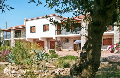Skafidia Apartment | Cozy 3-Bedroom Apartment with Sea View & Garden in Agios Ilias