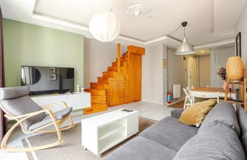 Tophane Apartment | Elegant apartment in galataport Duplex