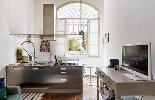 Ponte Abbadesse Apartment | Chic Apartment in Historic City Center with Spa Amenities