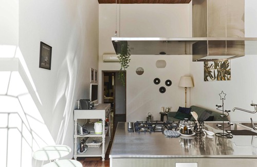 Ponte Abbadesse Apartment | Chic Apartment in Historic City Center with Spa Amenities