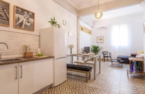 San Vicente Apartment | Stylish Apartment in Central Seville with Free WIFI