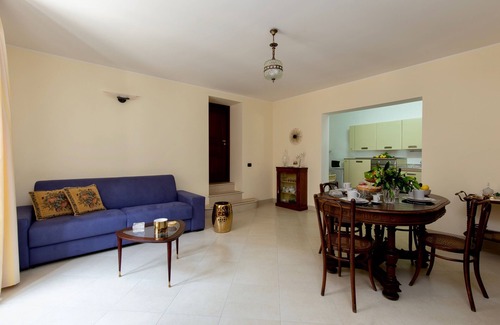 Noto Historic Centre House | Elegant Apartment in Historic Noto - Perfect for Groups