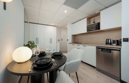 Krzyki Apartment | Modern Studio Near Wroclaw Main Station with Great Amenities