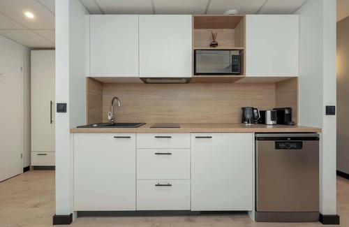 Krzyki Apartment | Modern Studio Near Wroclaw Main Station with Great Amenities