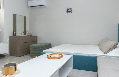Keratsinion Apartment | Family-Friendly Elegant Apartment in Piraeus Awaits You