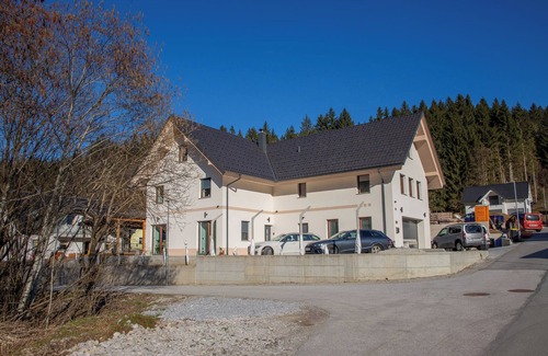 Skofja Loka Apartment | Elegant Apartment Hrastnica 3, Škofja Loka, Slovenia