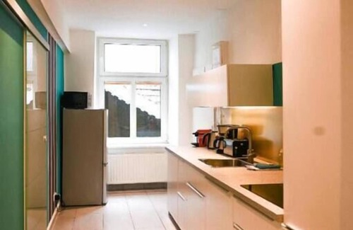 Rudolfsheim-Funfhaus Apartment | Stylish Apartment Near Westbahnhof with Kitchen Amenities
