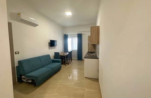 Scalea Apartment | Convenient Apartment with Kitchen, 1km from the Beach