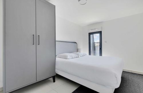 Suresnes House | Elegant Appt - 3BDR-8P - Near Paris & La Defense