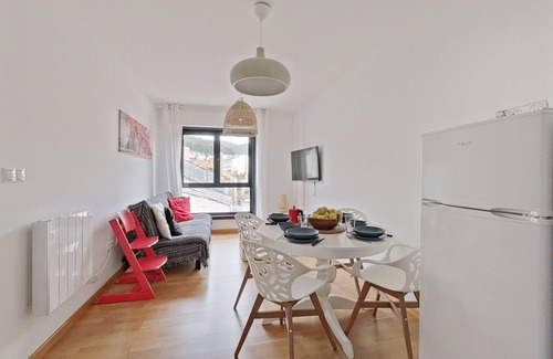 Viveiro Apartment | Tranquil Beachfront Apartment for 4 on Viveiro Beach