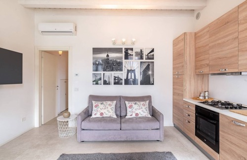 Padova Apartment | Stylish Apartment with Parking, Steps from Tram Access
