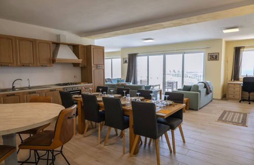 Ggantija Apartment | Elegant Apt with Open Views