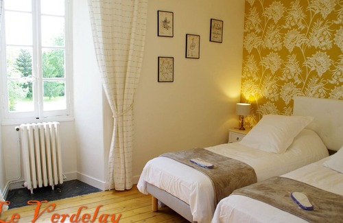 La Menitre Bed & Breakfast | Elegant B&B in La Ménitré with heated pool and wifi