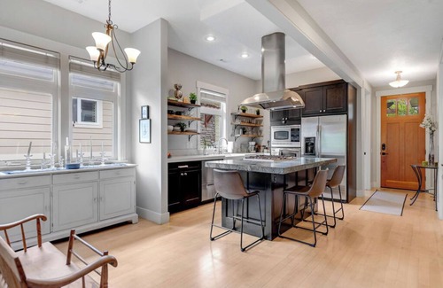 Southeast Boise House | Stylish Boise River Retreat with Hot Tub & Breakfast Included