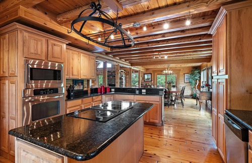 Boone Cabin | Cozy Cabin Retreat with Pool and Spa on Mountain Ridge