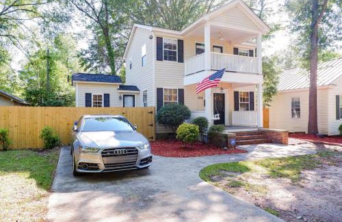 Earlewood House | Stylish Charleston Home - A 4-Star Experience Awaits