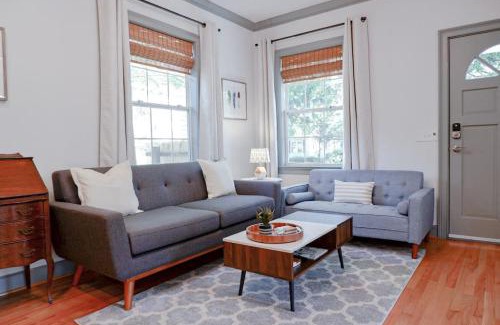 Earlewood House | Stylish Charleston Home - A 4-Star Experience Awaits