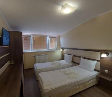 Pazardzhik Province Hotel | Elegant Complex: Pet-Friendly Stay with Hot Tub & Dining