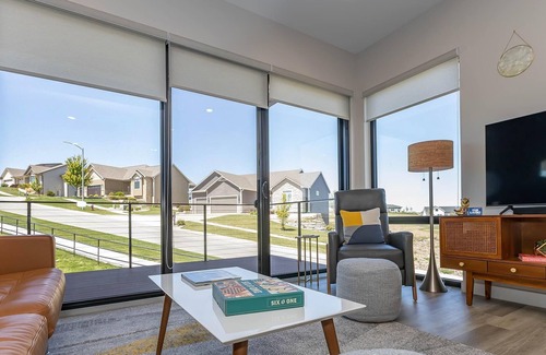 Manhattan Condo | Stylish Condo Near Colbert Hills Golf & Downtown Manhattan