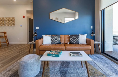 Manhattan Condo | Stylish Condo Near Colbert Hills Golf & Downtown Manhattan