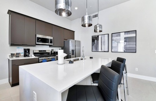 Historic Downtown Kissimmee Hotel | Stylish Condo with Pool & Family-Friendly Amenities