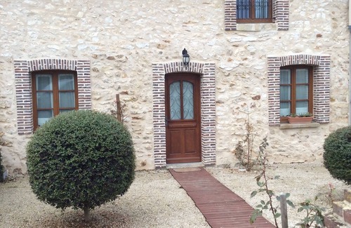 Les Marets House | Nature Retreat with Lake Views & Family-Friendly Fun