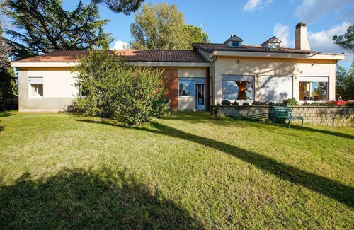 Montefiascone Villa | Belvilla by OYO: Elegant Villa with Garden & Breakfast