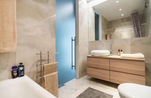 Weißgerber Apartment | Chic Cozy Apartment - Guest Rated 9/10 for Comfort