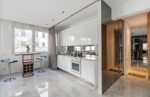 Weißgerber Apartment | Chic Cozy Apartment - Guest Rated 9/10 for Comfort