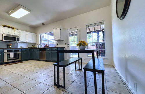 Plano House | Pet-Friendly Retreat Near Highways, Shops & Restaurants