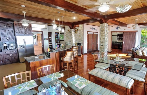 Palmetto Bay Villa | Beachfront Villa with Panoramic Sea Views and Spa Access