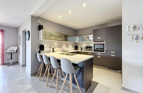 Porto-Vecchio Apartment | Stylish Apartment with Pool and Balcony for Unforgettable Stays