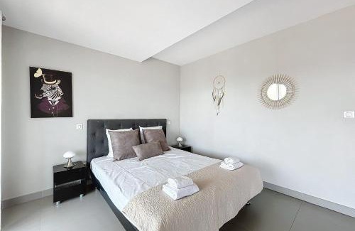Porto-Vecchio Apartment | Stylish Apartment with Pool and Balcony for Unforgettable Stays