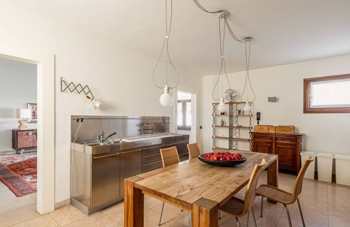 Sant'Agostino Apartment | Stylish Duplex Scuderia Villa Molin with Family Amenities