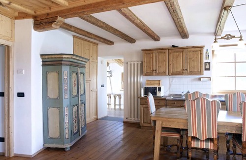 Cavalese Apartment | Stylish Farm Retreat: Top-Rated with Kitchen & Breakfast