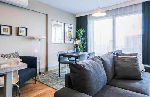 Kabatas Apartment | Stylish Flat Steps from Cihangir in Vibrant Taksim