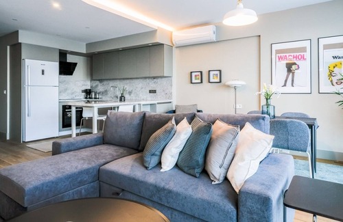 Kabatas Apartment | Stylish Flat Steps from Cihangir in Vibrant Taksim
