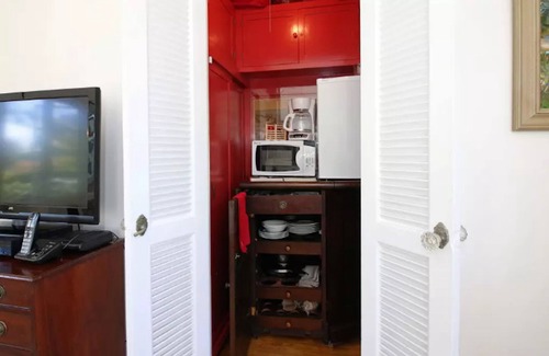 Coronado House | Pet-Friendly Garden Apartment with Ocean View & Spa