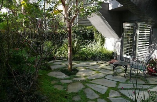 Silver Strand House | Premier Guest House in Silver Strand with Oceanfront Pool