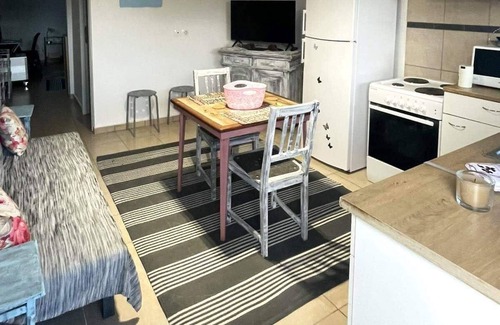 Kropia House | Stylish Guest House in Vari with Family-Friendly Amenities